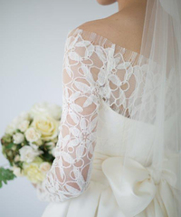 オフショルダーリバーレースドレス