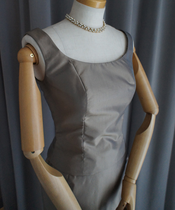 シルクタフタの５ピースドレス