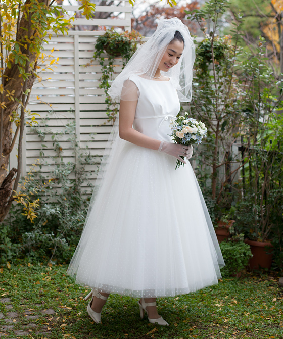 ドットチュールのくるぶし丈ドレス