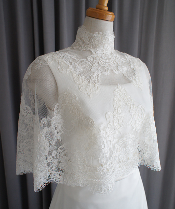 レースケープのAラインドレス