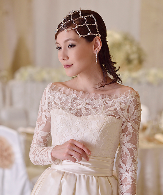 オフショルダーリバーレースドレス