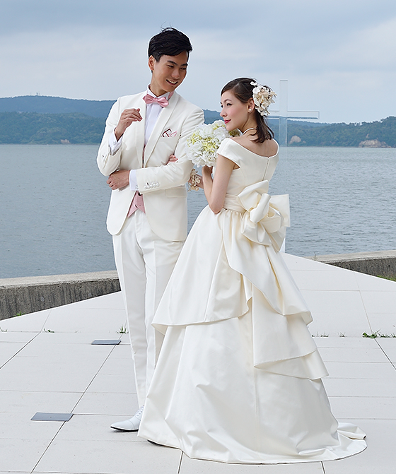 羽リボン付スパイラルドレス