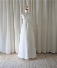 ラウンドネックノースリーブのAラインドレス