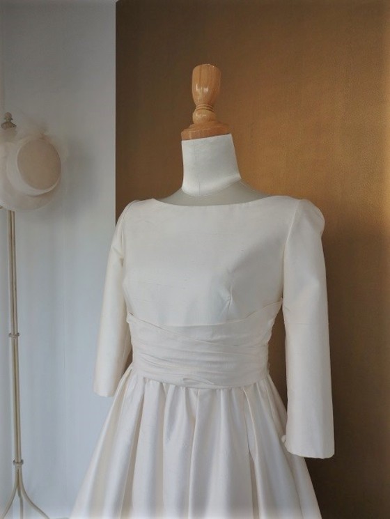 カシュクールベルトの長袖ドレス