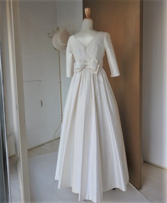 カシュクールベルトの長袖ドレス