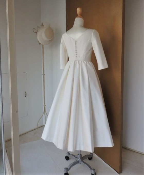 ギャザータックミモレ丈　長袖ドレス