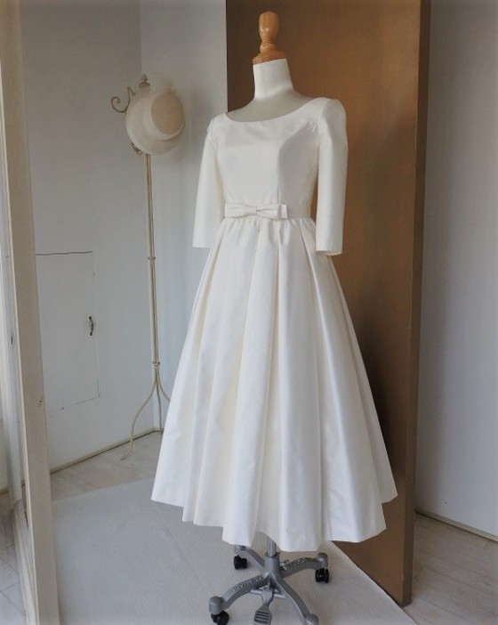 ギャザータックミモレ丈　長袖ドレス