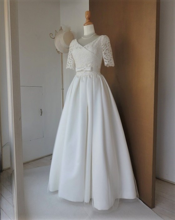 うずまきレースのカシュクールドレス